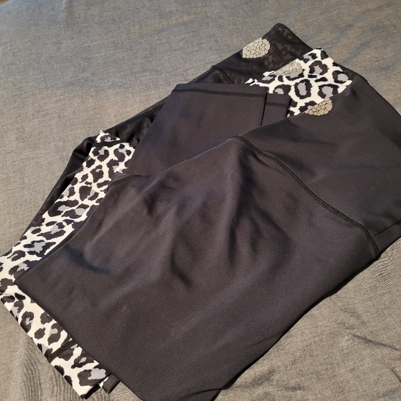 3 pairs of Love Her Shop leggings Size M - Picture 4 of 5